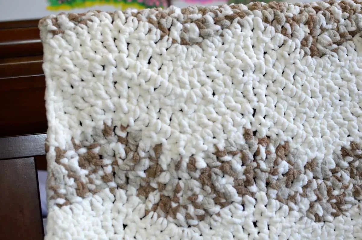 Desert Waves Baby Blanket free crochet pattern for afghan and cozy blanket